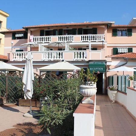 Del Prado Aparthotel Riva Ligure Exterior photo
