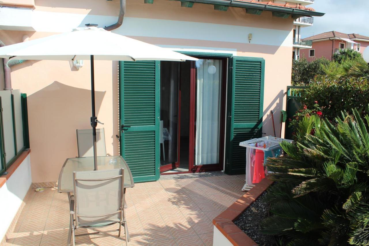 Del Prado Aparthotel Riva Ligure Exterior photo