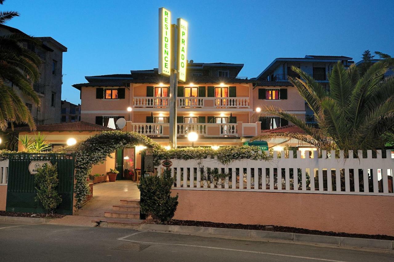 Del Prado Aparthotel Riva Ligure Exterior photo