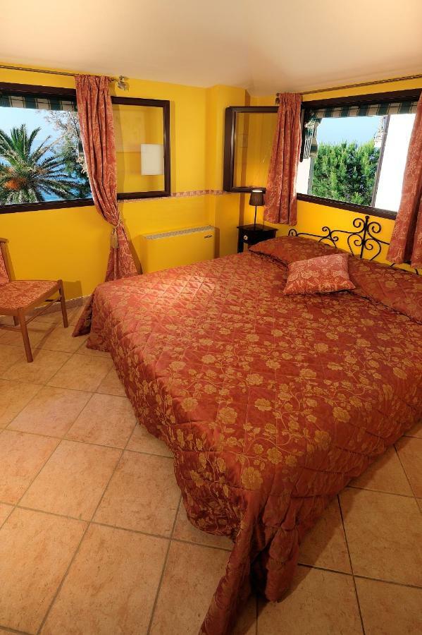 Del Prado Aparthotel Riva Ligure Exterior photo