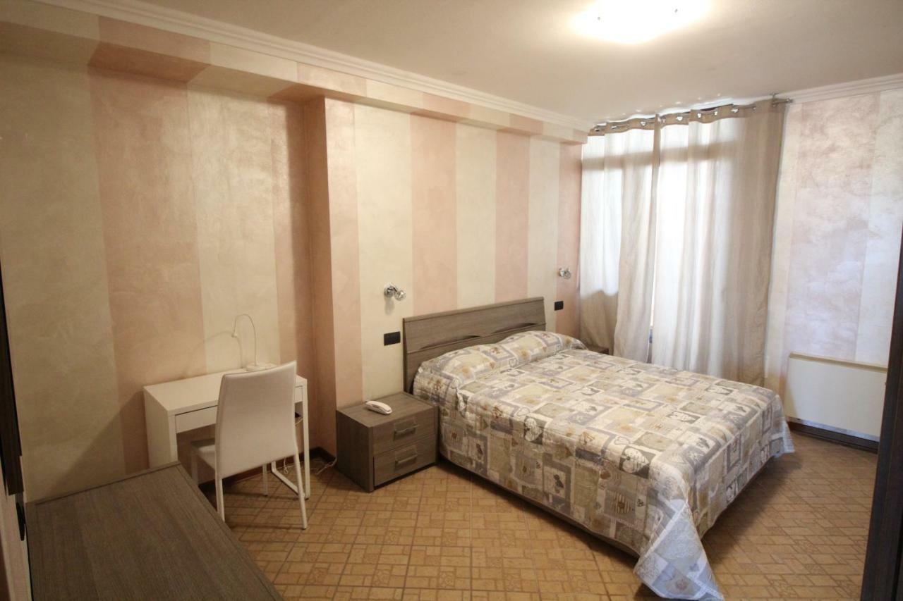 Del Prado Aparthotel Riva Ligure Exterior photo