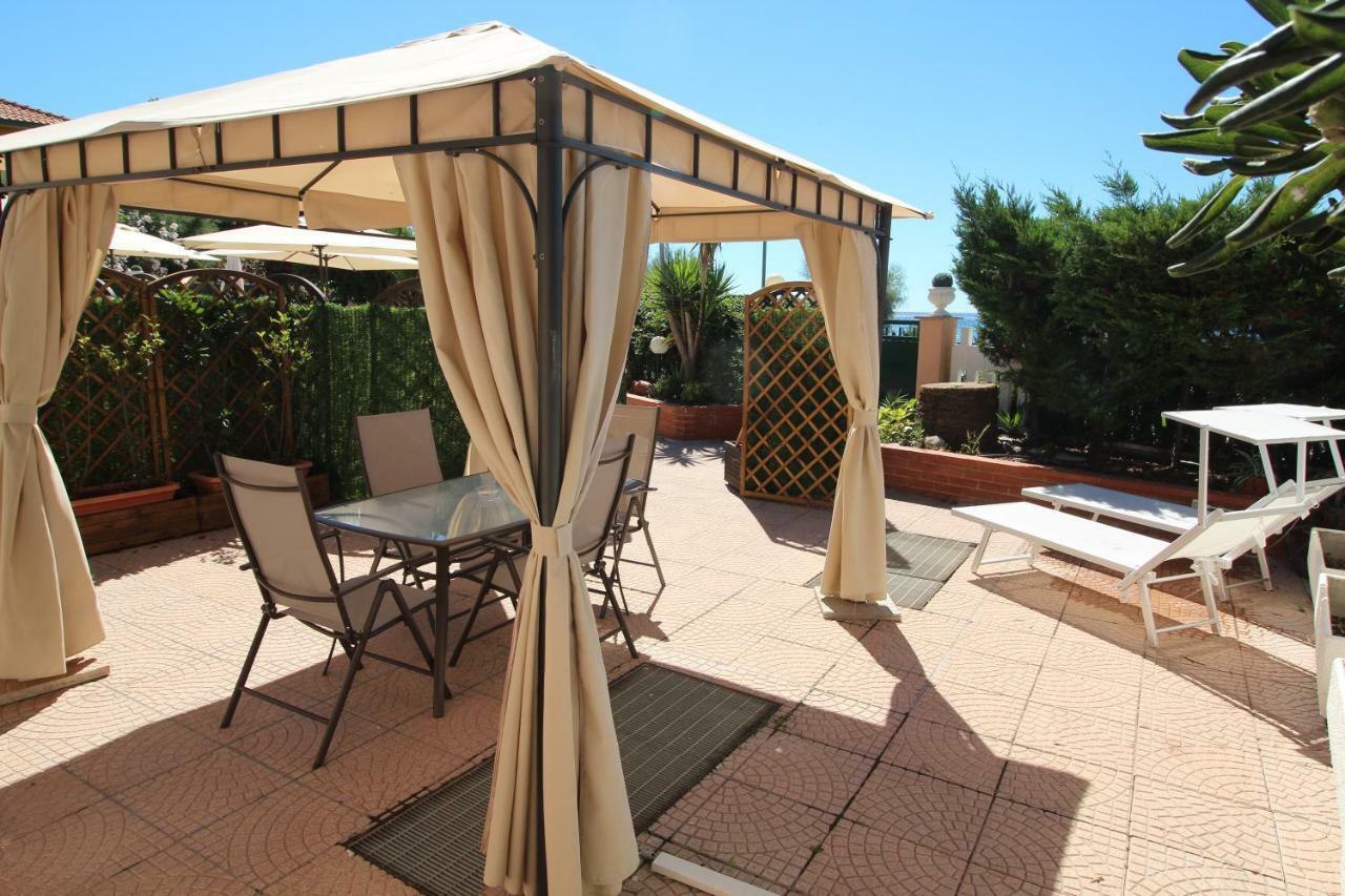 Del Prado Aparthotel Riva Ligure Exterior photo