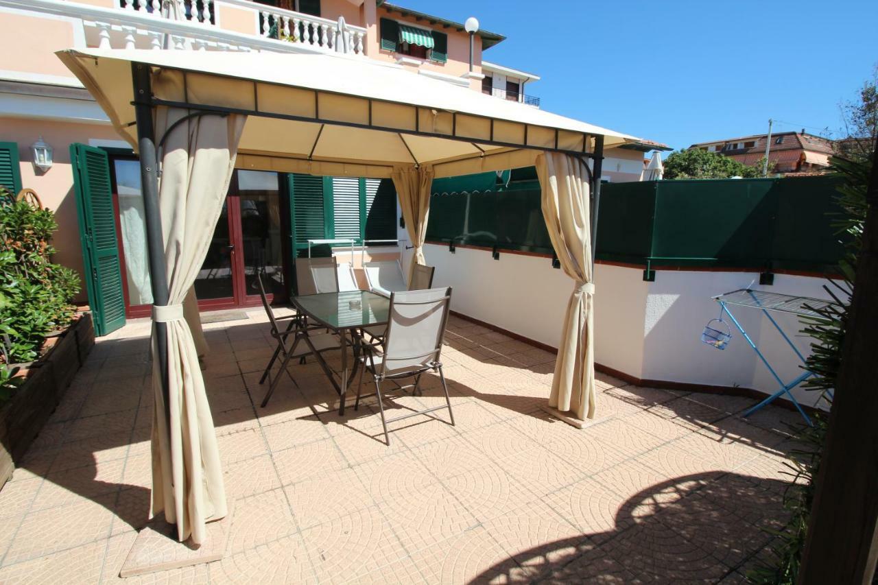 Del Prado Aparthotel Riva Ligure Exterior photo