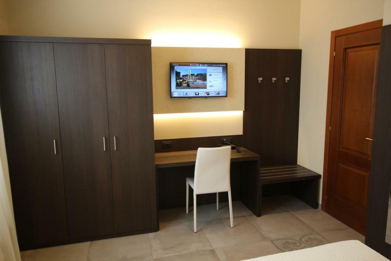 Del Prado Aparthotel Riva Ligure Exterior photo