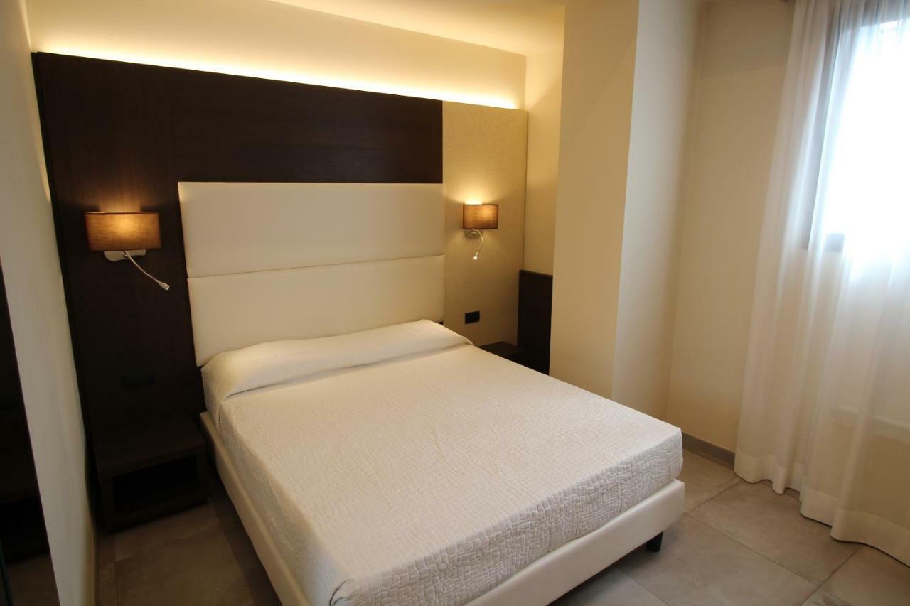 Del Prado Aparthotel Riva Ligure Exterior photo