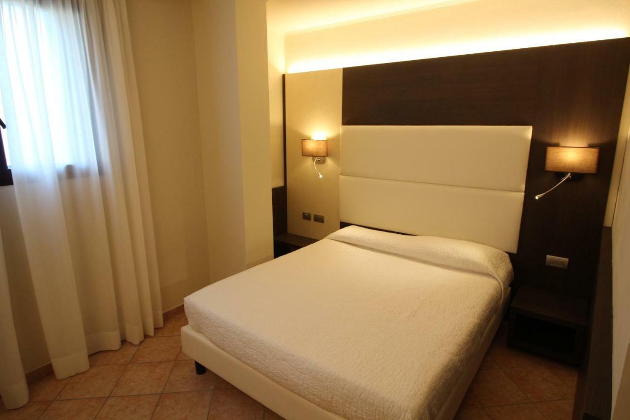 Del Prado Aparthotel Riva Ligure Exterior photo