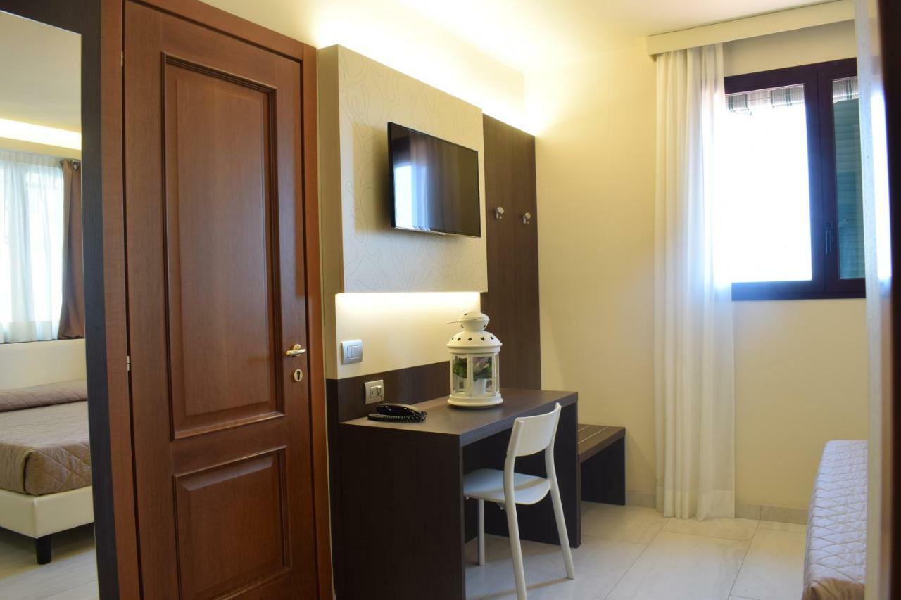 Del Prado Aparthotel Riva Ligure Exterior photo